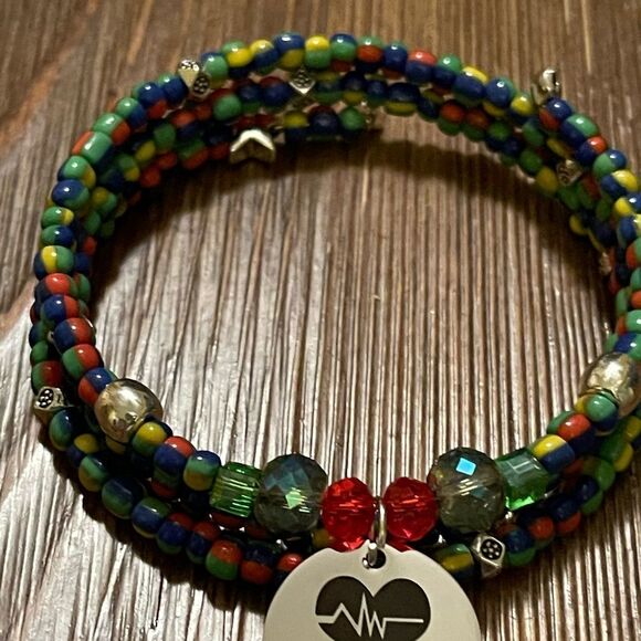 Handmade nurse life beaded bracelet - Picture 7 of 7